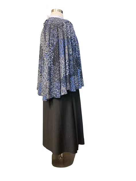 Woman's Printed Comfort Style Capelet