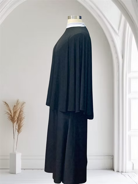 Woman's Comfort Style Capelet